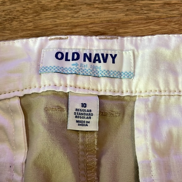Old Navy 5” Shorts Rolled Oats - Picture 3 of 5